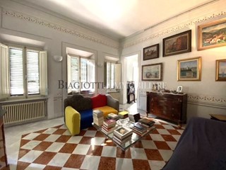 Appartamento in Vendita a Livorno, zona ricasoli, 228'000€, 140 m²