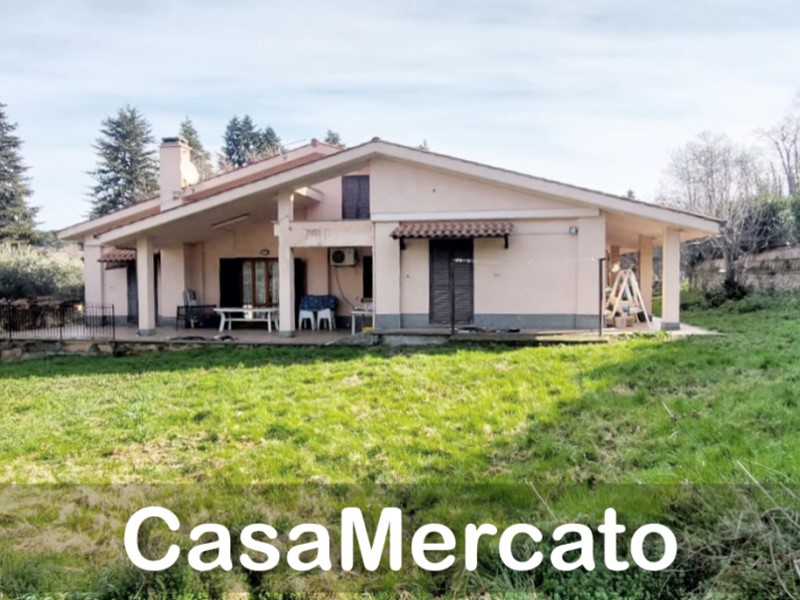 Appartamento in Vendita a Rocca di Papa, zona Barozze + Calcare, 375'000€, 400 m², con Box