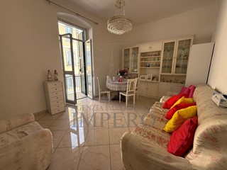 Appartamento in Vendita a Ventimiglia, zona Centro, 210'000€, 105 m², arredato