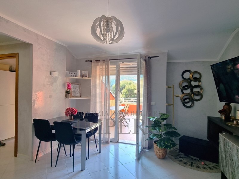 Trilocale in Vendita a Ventimiglia, zona Roverino, 150'000€, 69 m²