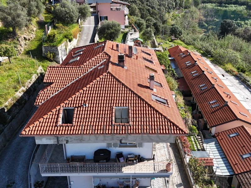 Casa Semi Indipendente in Vendita a Ventimiglia, zona Varase, 120'000€, 85 m²