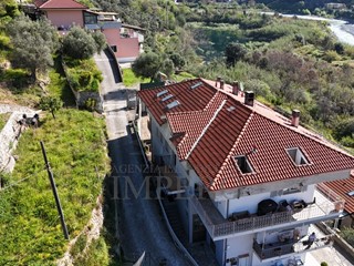 Casa Semi Indipendente in Vendita a Ventimiglia, zona Varase, 120'000€, 85 m²