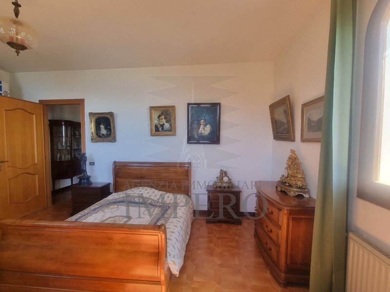 Casa Indipendente in Vendita a Ventimiglia, zona San Lorenzo, 790'000€, 303 m², con Box