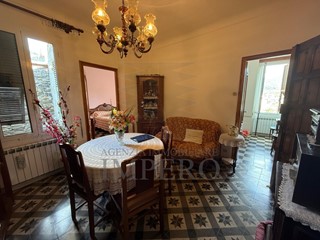 Appartamento in Vendita a Dolceacqua, 220'000€, 130 m², arredato