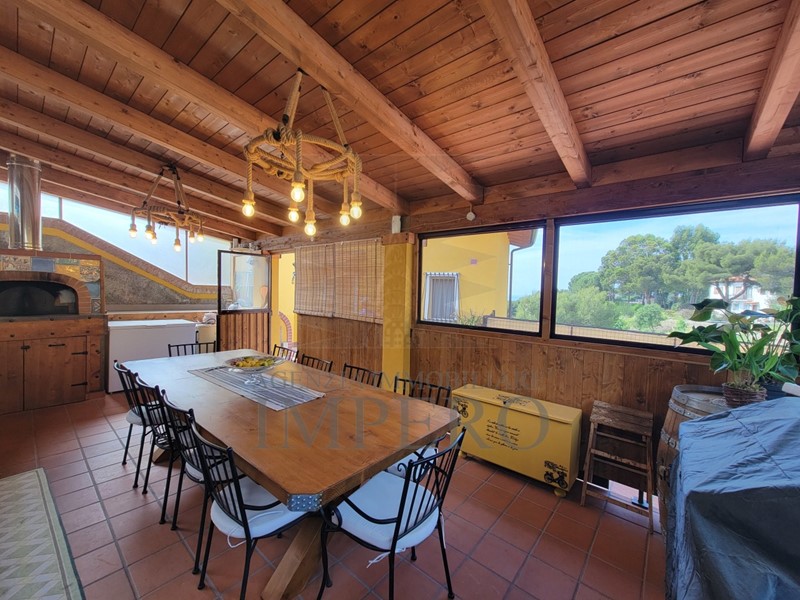Casa Semi Indipendente in Vendita a Bordighera, 419'000€, 140 m²