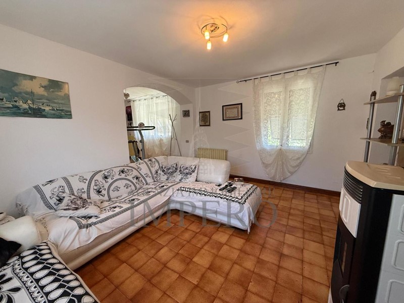 Casa Semi Indipendente in Vendita a Ventimiglia, 230'000€, 130 m², con Box