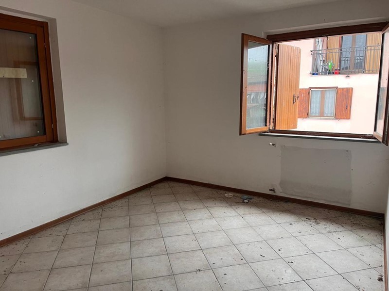 Casa Indipendente in Vendita a Noceto, zona Cella, 198'000€, 300 m²