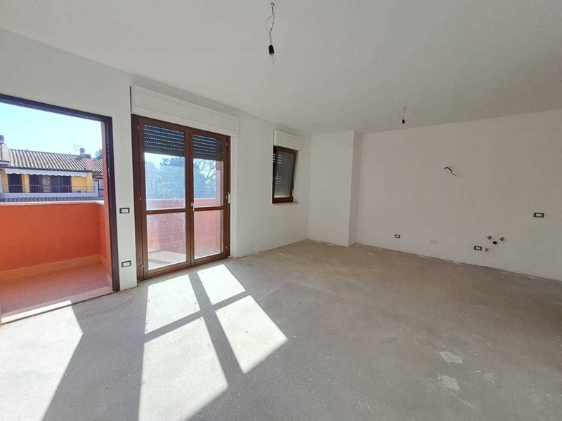 Quadrilocale in Vendita a Giove, 109'000€, 85 m², con Box