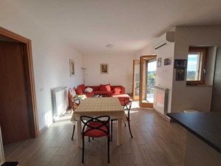 Quadrilocale in Vendita a Amelia, 155'000€, 90 m², arredato, con Box