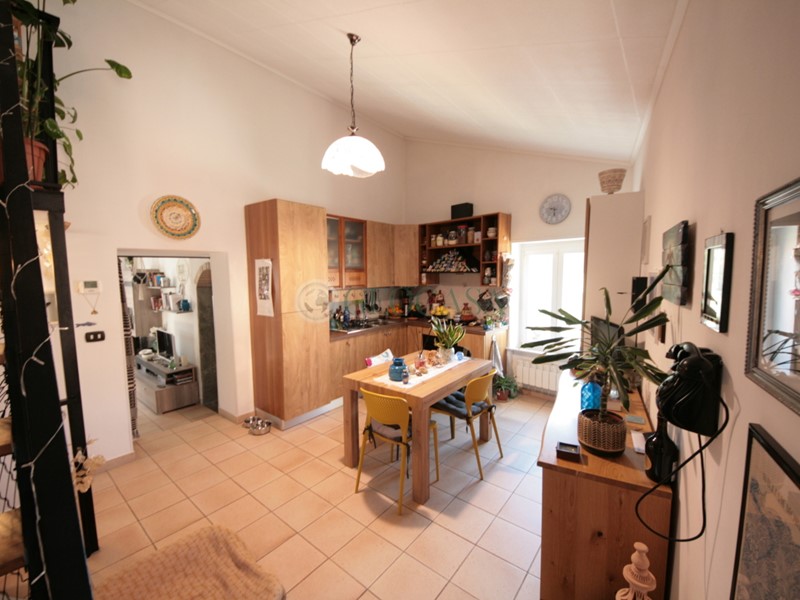 Appartamento in Vendita a Riccò del Golfo di Spezia, zona Polverara, 115'000€, 90 m²