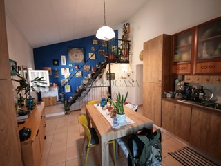 Appartamento in Vendita a Riccò del Golfo di Spezia, zona Polverara, 115'000€, 90 m²