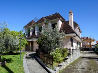 Casa Indipendente in Vendita a Nole, 499'000€, 300 m²