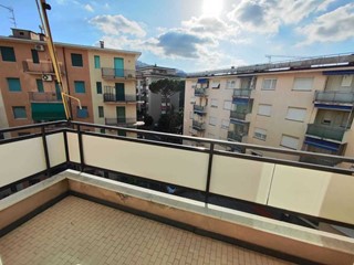 Appartamento in Vendita a Rapallo, zona Zona Golf, 178'000€, 83 m²