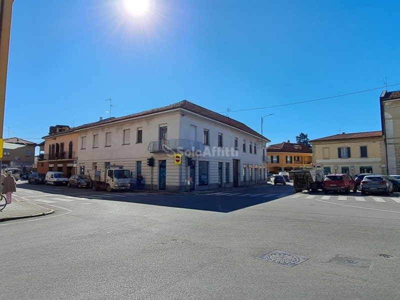 Capannone in Affitto a Bovisio Masciago, 950€, 80 m²