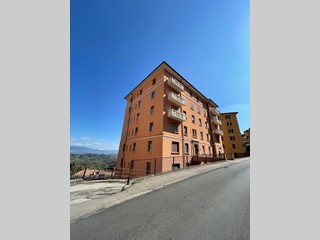 Ufficio in Vendita a Perugia, 299'000€, 184 m², con Box