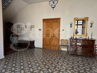 Villa in Vendita a Avellino, 590 m²