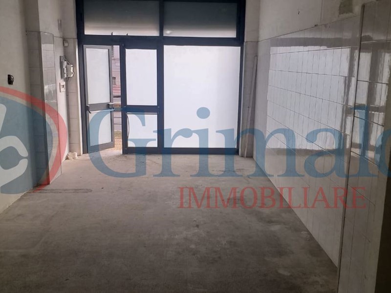 Negozio in Vendita a Messina, 115'000€, 70 m²