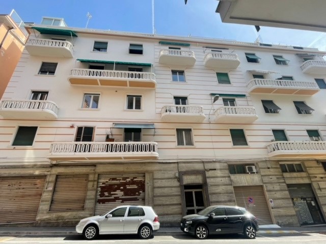 Trilocale in Vendita a Sanremo, 135'000€, 67 m², arredato
