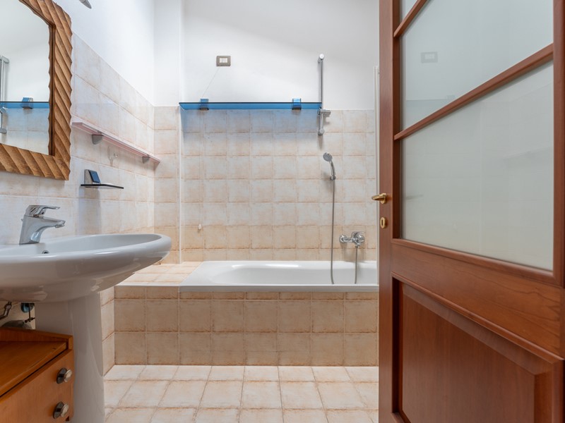 Bilocale in Vendita a Milano, 335'000€, 65 m², arredato