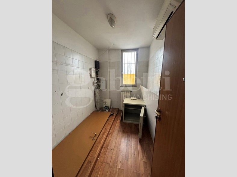 Ufficio in Vendita a Trezzano sul Naviglio, 530'000€, 364 m², arredato