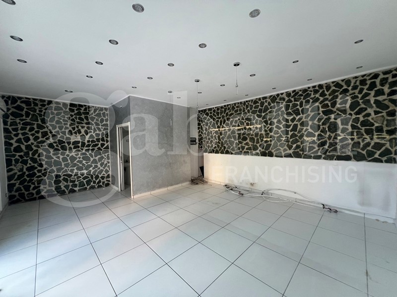 Negozio in Affitto a Isernia, 400&euro;, 38 m²
