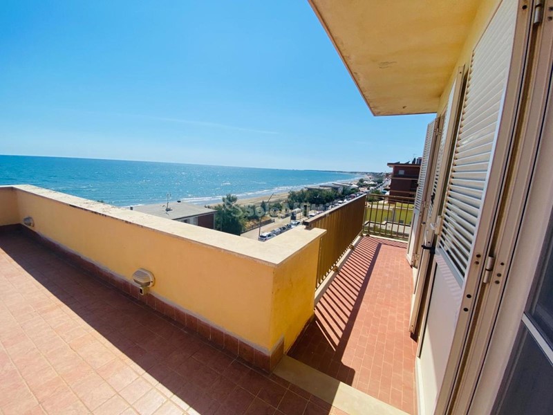 Trilocale in Affitto a Latina, zona Foce verde, 1'500€, 75 m², arredato