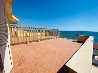 Trilocale in Affitto a Latina, zona Foce verde, 1'500€, 75 m², arredato