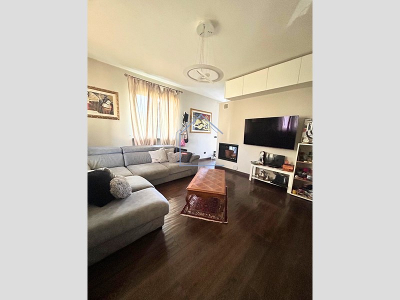 Villa in Vendita a Massarosa, zona Pian di Conca, 395'000€, 165 m²