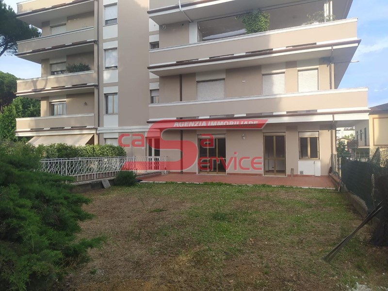 Appartamento in Vendita a Montecatini Terme, 219'000€, 125 m², con Box