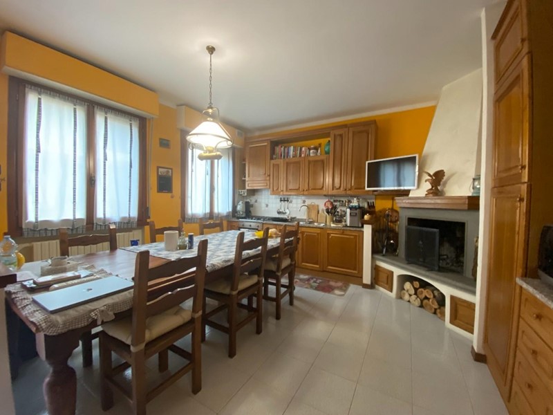 Casa Indipendente in Vendita a Montelupo Fiorentino, 369'000€, 140 m², con Box