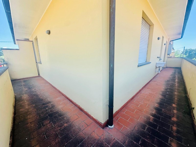 Trilocale in Vendita a Altopascio, zona Badia Pozzeveri, 150'000€, 75 m², arredato, con Box