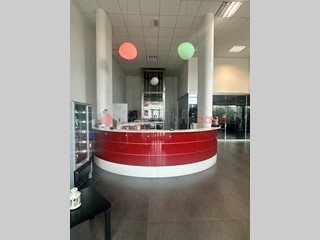 Negozio in Affitto a Livorno, 6'000€, 900 m²