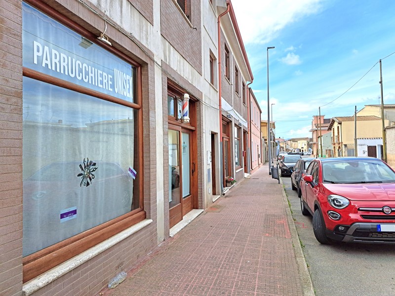 Negozio in Affitto a Sanluri, 580&euro;, 58 m²