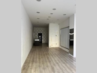 Negozio in Affitto a Brindisi, 1'500€, 70 m²