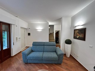 Villa in Affitto a Palermo, 2'900€, 160 m²