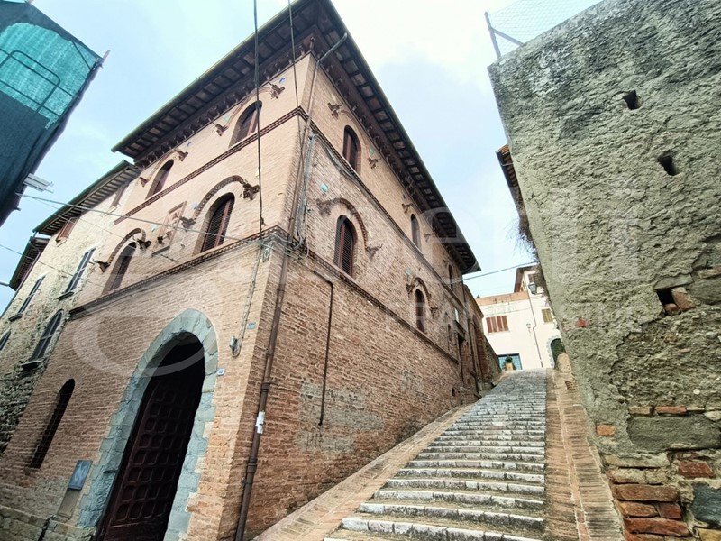 Villa bifamiliare in Vendita a Deruta, 139'000€, 209 m²