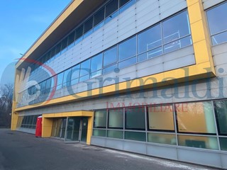 Ufficio in Vendita a Villasanta, 138'000€, 333 m²