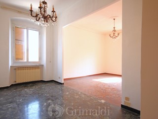 Appartamento in Vendita a Genova, 99'000€, 91 m²