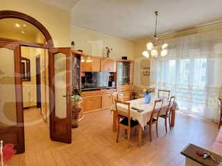 Trilocale in Vendita a Napoli, 237'000€, 80 m²