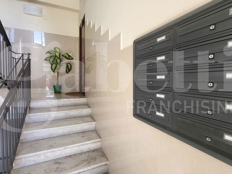 Trilocale in Vendita a Napoli, 237'000€, 80 m²