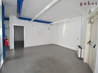 Ufficio in Vendita a Magenta, 510'000€, 280 m²
