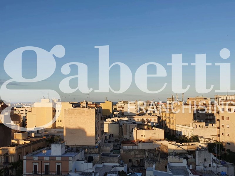 Attico in Vendita a Brindisi, 175'000€, 80 m², arredato