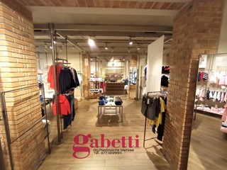 Negozio in Vendita a Piedimonte Matese, 310'000€, 214 m², arredato