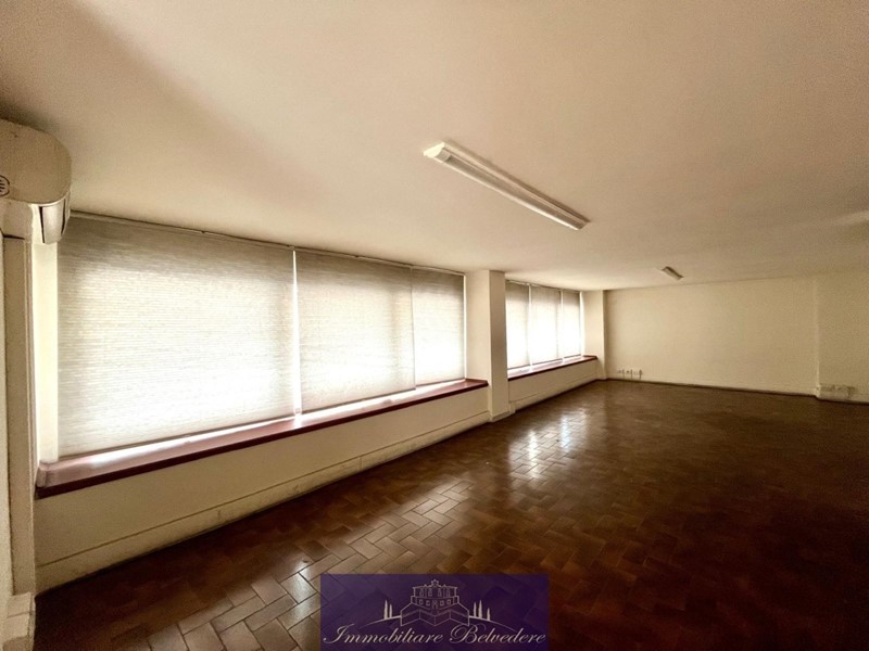 Capannone in Affitto a Firenze, zona San Jacopino, 1'700€, 100 m²