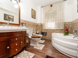 Quadrilocale in Vendita a Misterbianco, 139'000€, 108 m², arredato, con Box