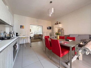 Appartamento in Vendita a Marcianise, 245'000€, 200 m²