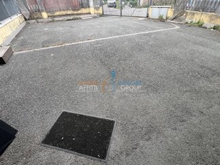 Immobile commerciale in Affitto a Massa, 1'000€, 135 m²