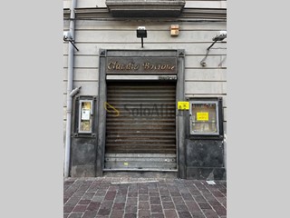 Capannone in Affitto a Napoli, zona Chiaia, 1'450€, 25 m²