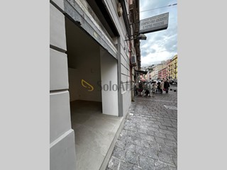 Capannone in Affitto a Napoli, zona Chiaia, 1'450&euro;, 25 m²