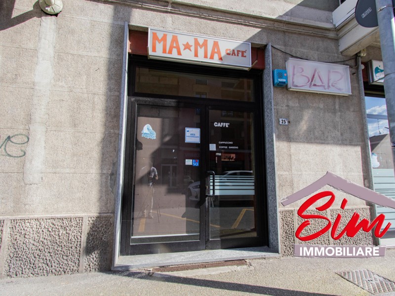 Immobile commerciale in Vendita a Novara, zona San Paolo, 175'000€, 180 m²